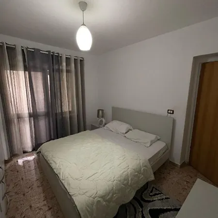 Appartement Kriss Tirana